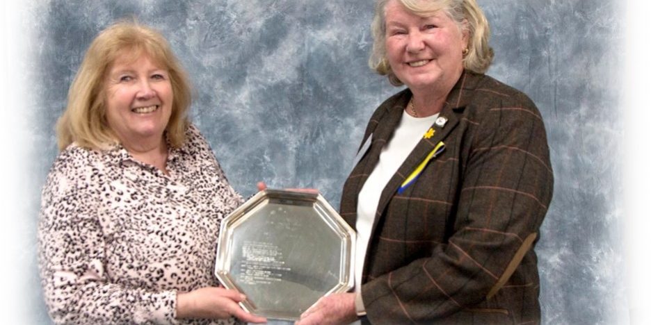 Anne Worth receives the Patrons Wyesider trophy from Sue Evans (Sec) for the Top Welsh Springer Spaniel bred in Wales in 2021.